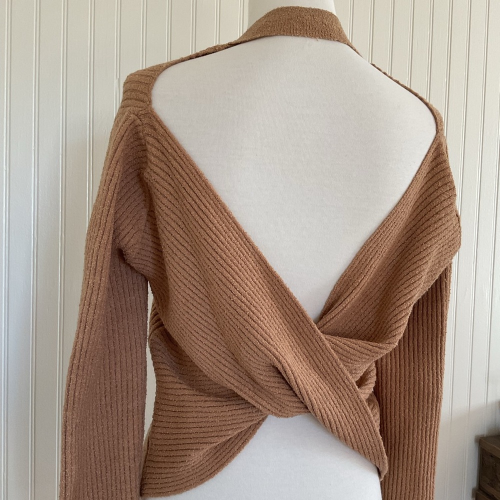 Astr Tan Open-Back Sweater - Picture 4 of 9